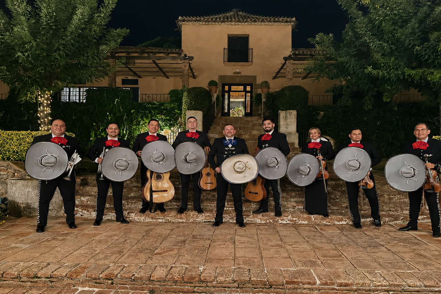 presentación de un evento con Mariachis.