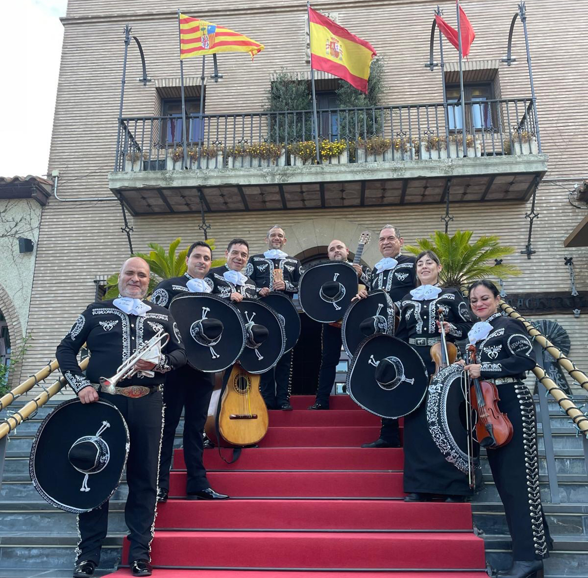 Actuación en Zaragoza del mariachi los mensajeros de México
